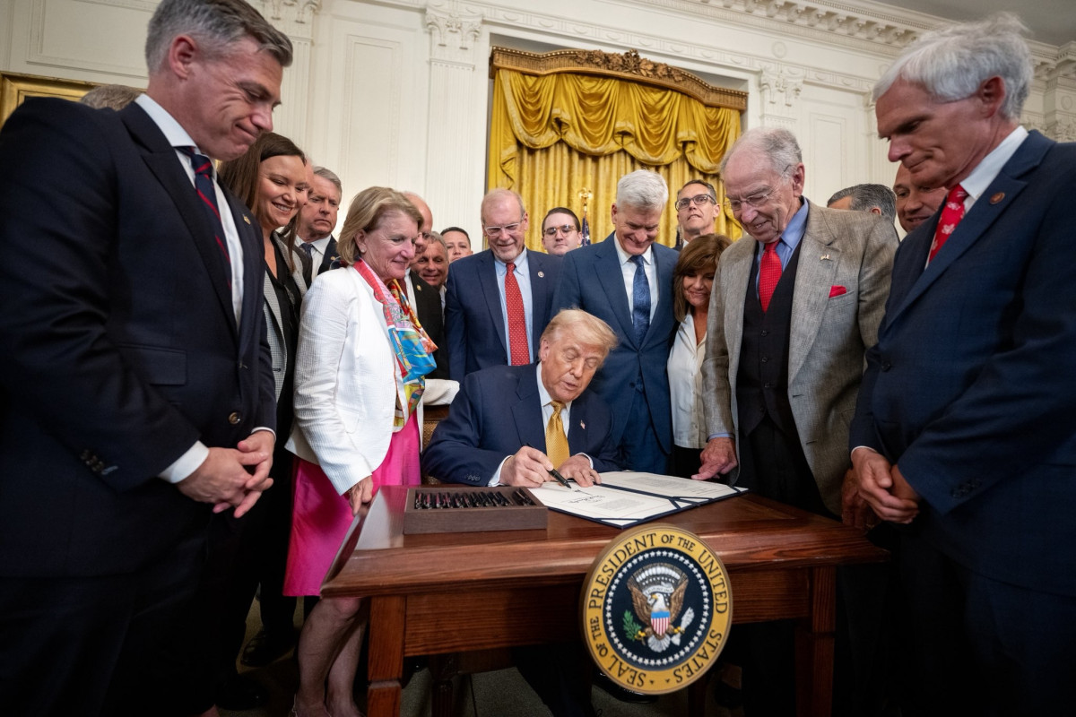 Trump Signing HALT Fentanyl Act